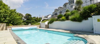 2 Garden Apartment
