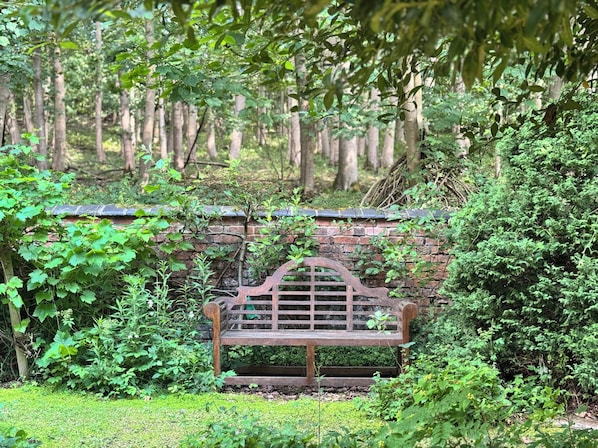 Cottage | Property grounds