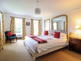 Cottage | 4 bedrooms, individually decorated, individually furnished, free WiFi