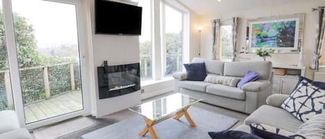 Cottage | Living area | TV