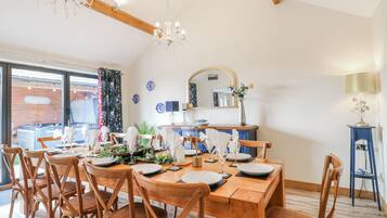 Cottage | Dining