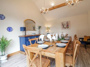 Cottage | Dining