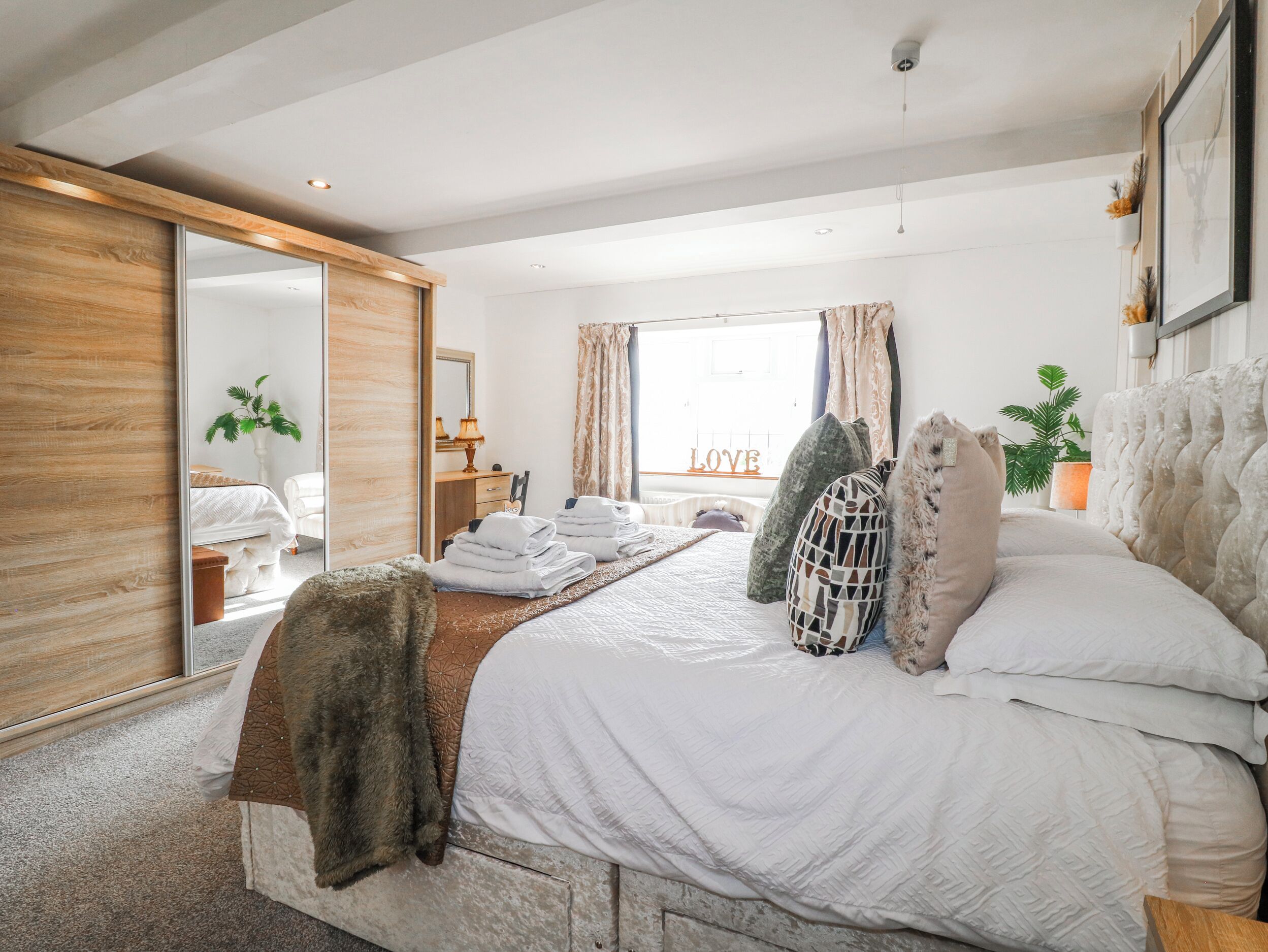 Cottage | 5 bedrooms, individually decorated, individually furnished, free WiFi