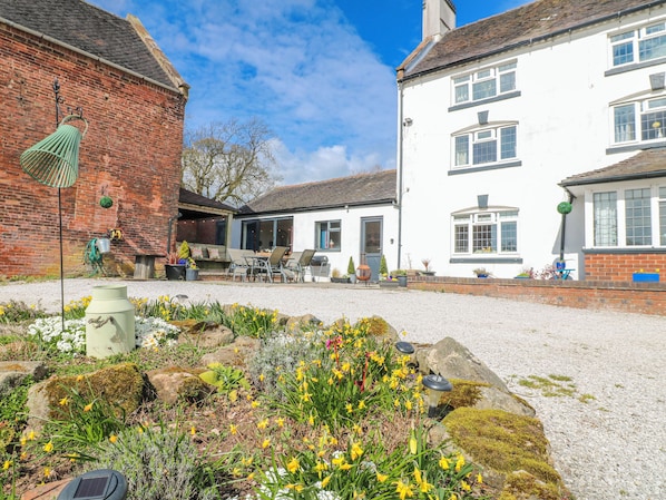 Cottage | Property grounds