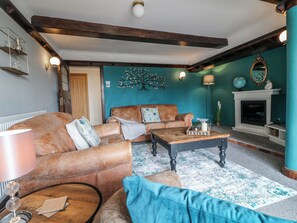 Cottage | Living area - Fields Farm (Stoke-on-Trent)