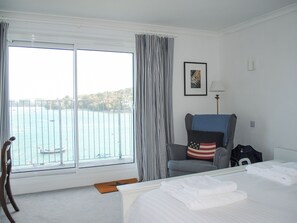 1 bedroom, individually decorated, individually furnished, free WiFi - 32 The Salcombe (Salcombe)