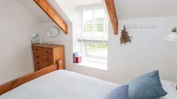 Cottage | 2 bedrooms, individually decorated, individually furnished, free WiFi