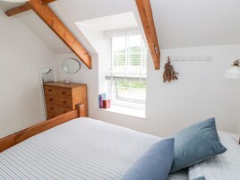 2 habitaciones, decoración personalizada y muebles diferentes 