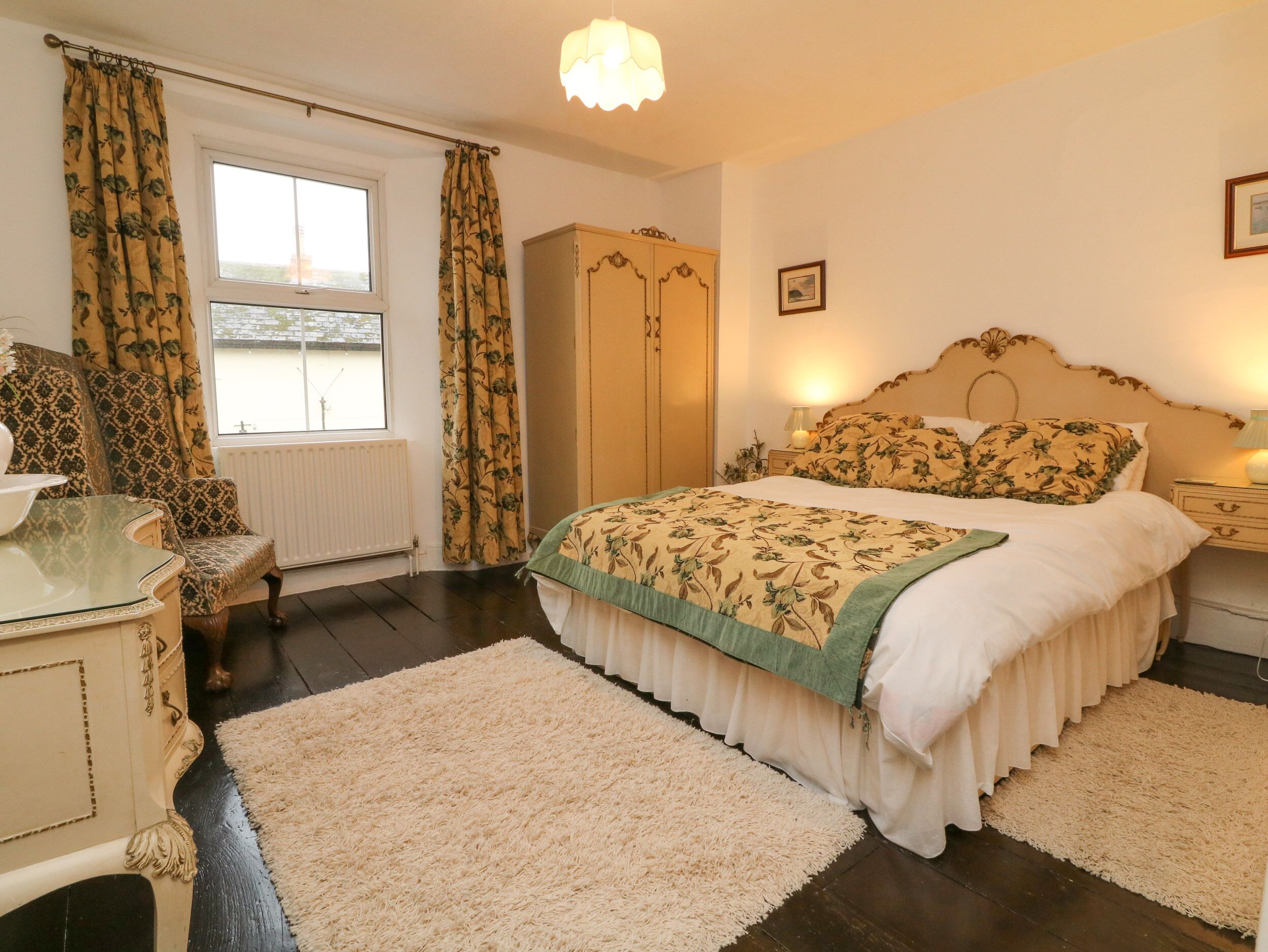 Cottage | Interior