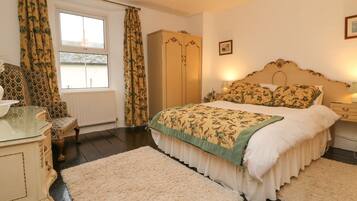 Cottage | Interior