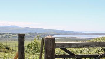 Cottage | Property grounds