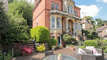 Cottage | Outdoor dining