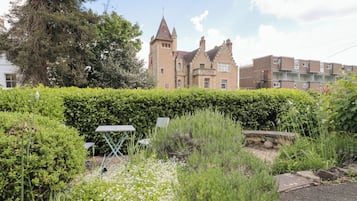 Cottage | Property grounds
