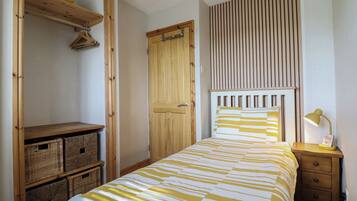 3 habitaciones, decoración personalizada y muebles diferentes