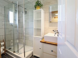 Interior - Redwood (Harlech)