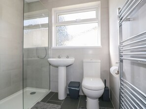 Cottage | Bathroom | Shower
