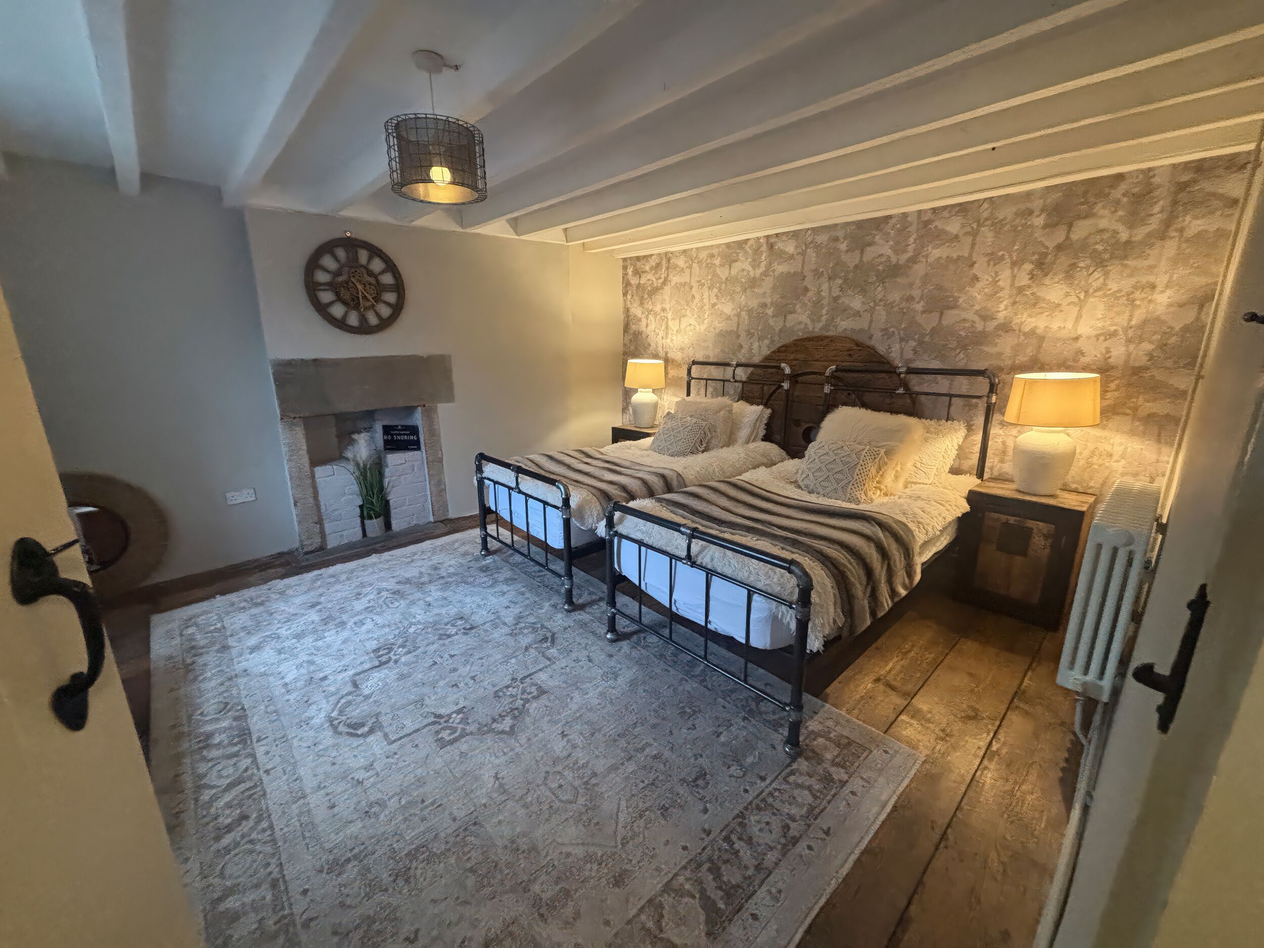 Cottage | 2 bedrooms, individually decorated, individually furnished, free WiFi