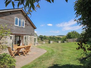 Cottage | Outdoor dining