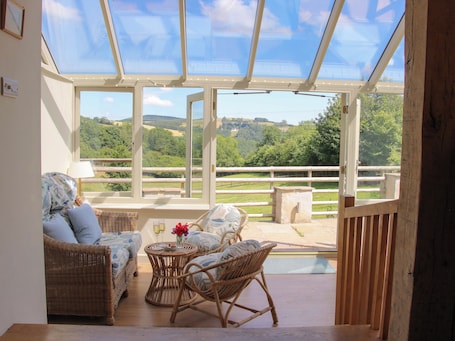 Cottage | Living area