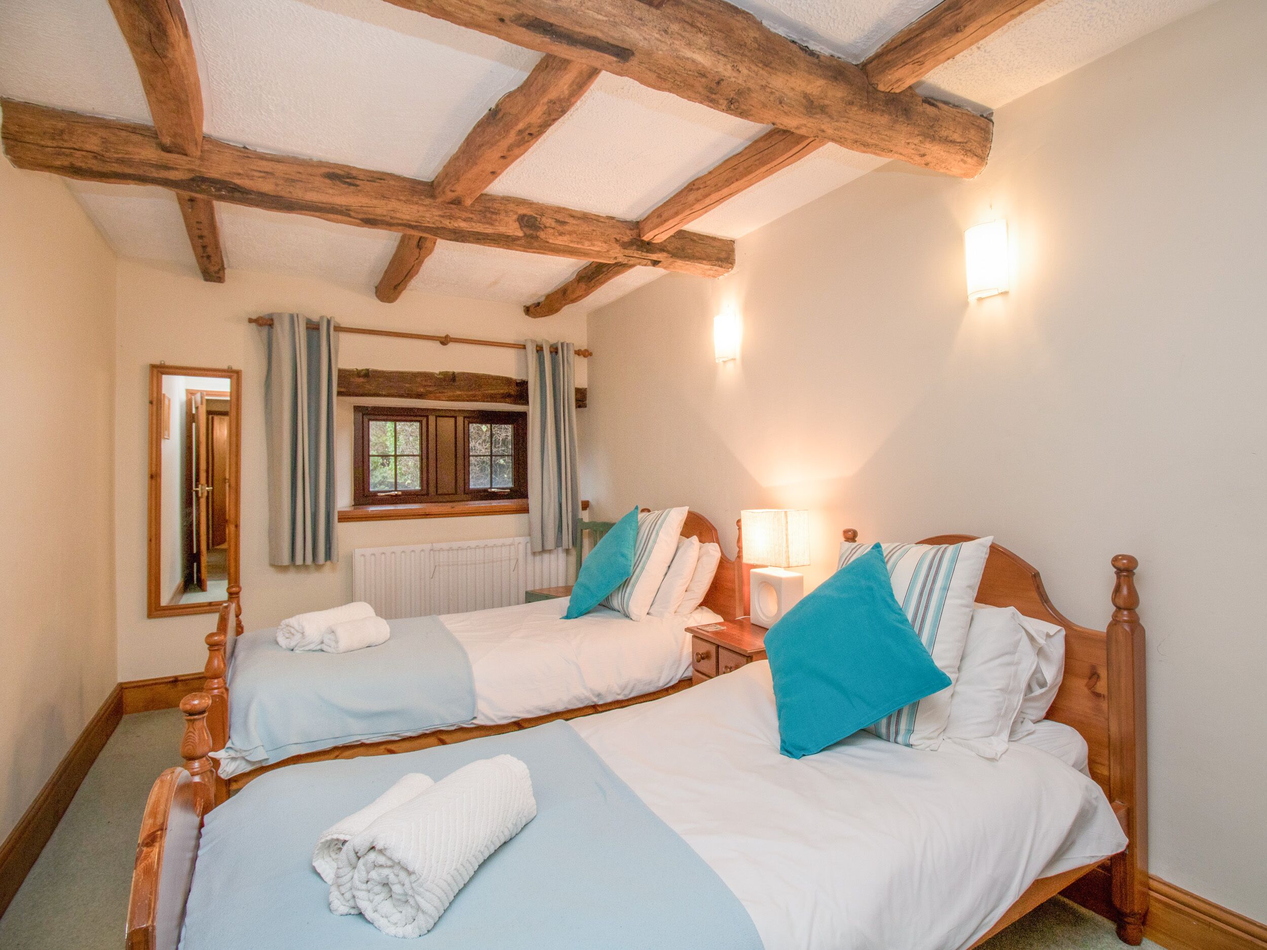 Cottage | 4 bedrooms, individually decorated, individually furnished, free WiFi