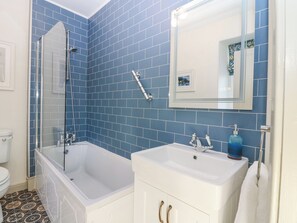 Cottage | Interior - Pear Cottage - Priorwood Garden (Melrose)
