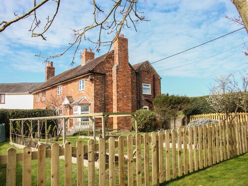 1 Royal Oak Cottages