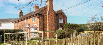 1 Royal Oak Cottages