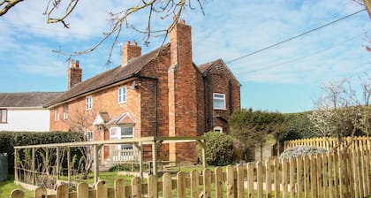 1 Royal Oak Cottages