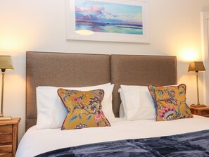 Cottage | 2 bedrooms, individually decorated, individually furnished, free WiFi - Middle Cottage - Tarvit (Cupar)