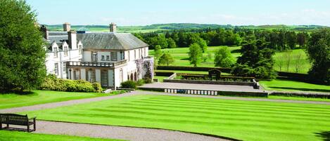 Cottage | Property grounds