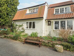 Cottage | Exterior - Branklyn Garden Cottage (Perth)