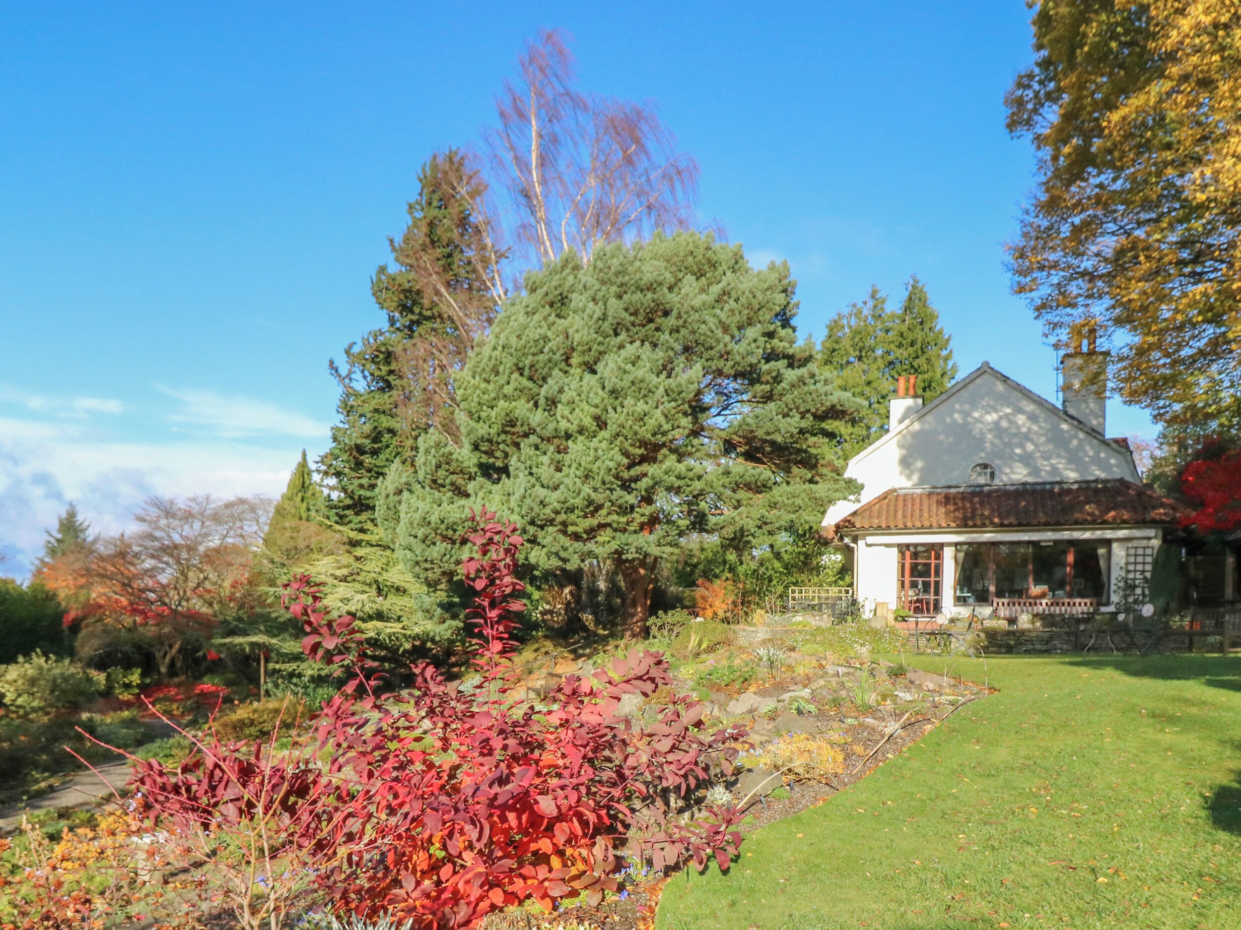 Cottage | Property grounds
