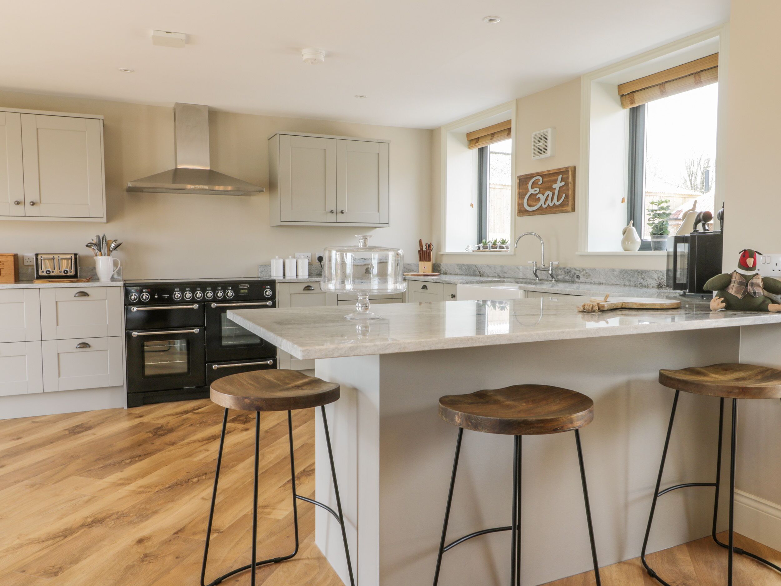 Cottage | Private kitchen | Fridge, dishwasher, electric kettle, toaster