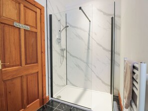 Shower - Torview House (Peebles)