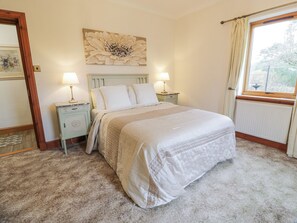 6 Schlafzimmer, individuell dekoriert, individuell eingerichtet