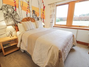 6 Schlafzimmer, individuell dekoriert, individuell eingerichtet