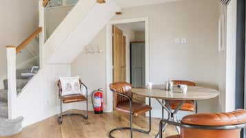 1 habitación, decoración personalizada y muebles diferentes