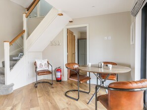 Cottage | 1 bedroom, individually decorated, individually furnished, free WiFi