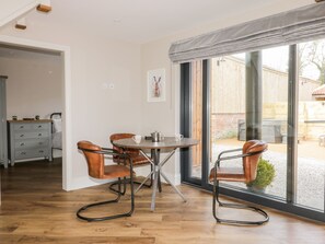 Cottage | Individually decorated, individually furnished, free WiFi