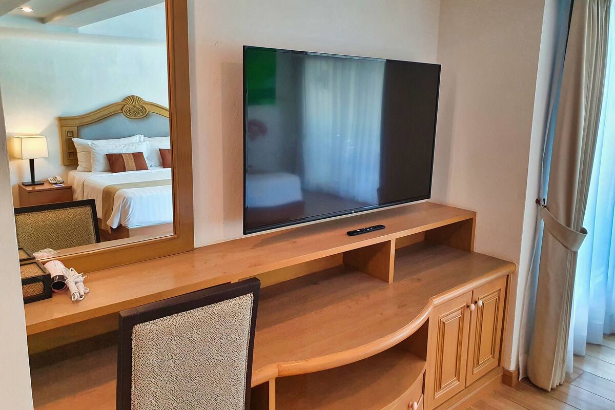 Deluxe Double Room, Sea View | Room amenity
