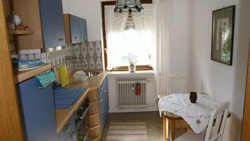 Kühlschrank, Ofen, Herdplatte, Geschirrspüler