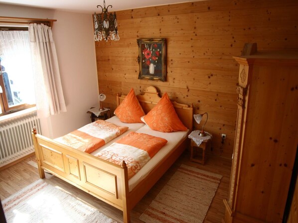 2 室のベッドルーム、インターネット、ベッドシーツ