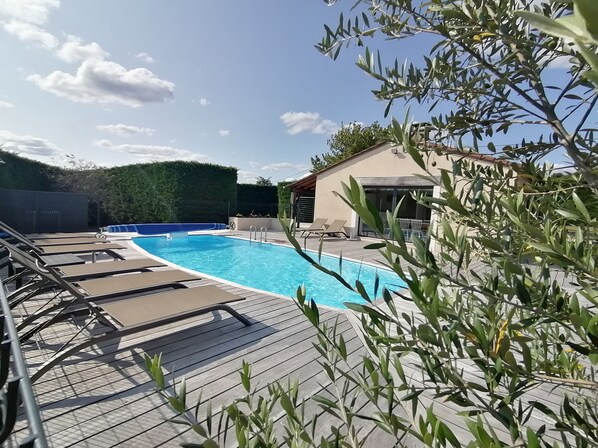 Outdoor pool, a heated pool