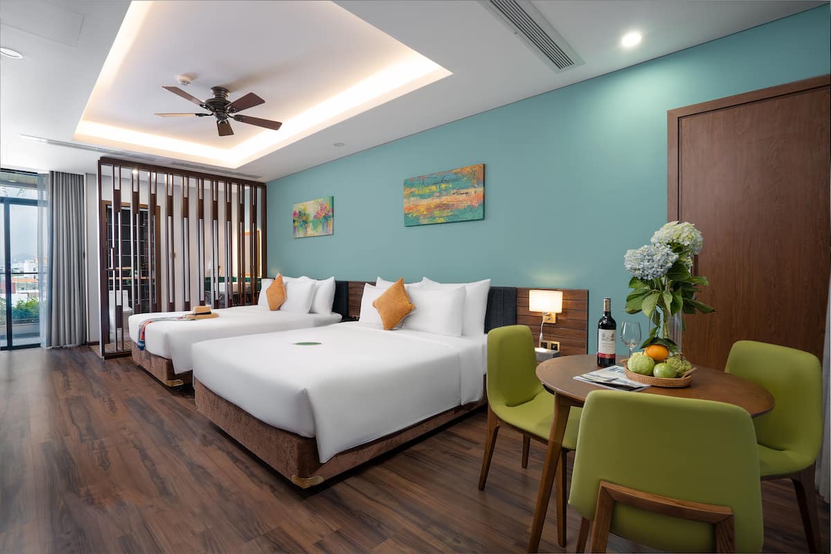 Executive Studio Room Balcony City View | Minibar, individually decorated, individually furnished, desk