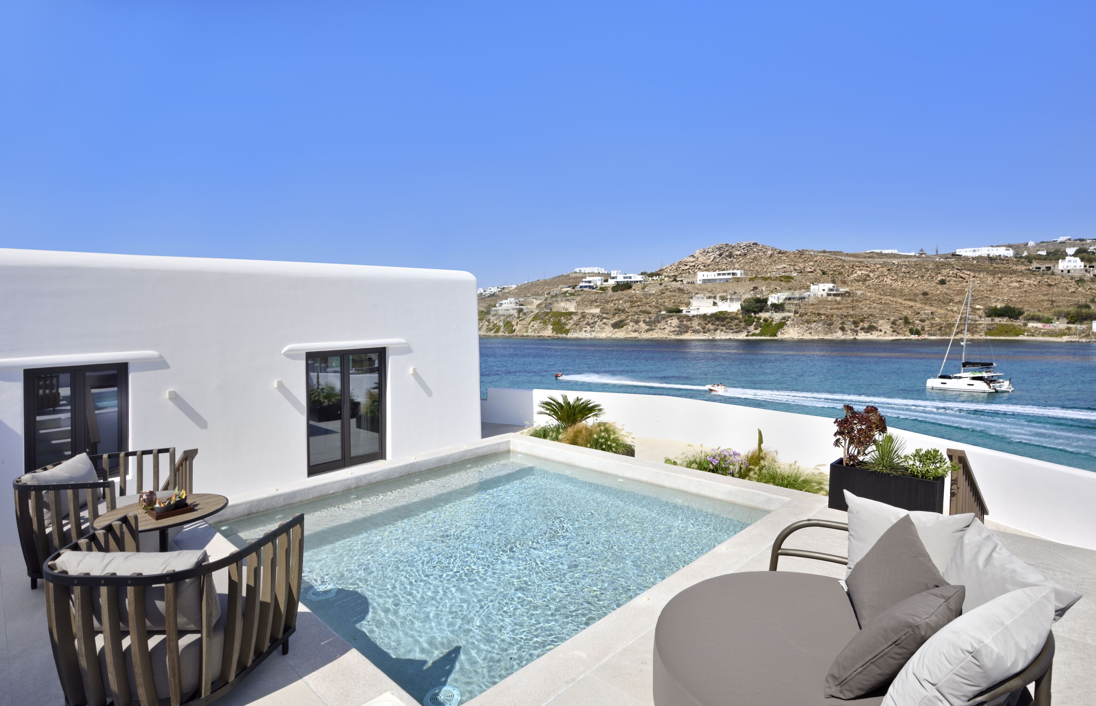 APEIRON Suite with Private Pool and Sea View | Vista dalla camera