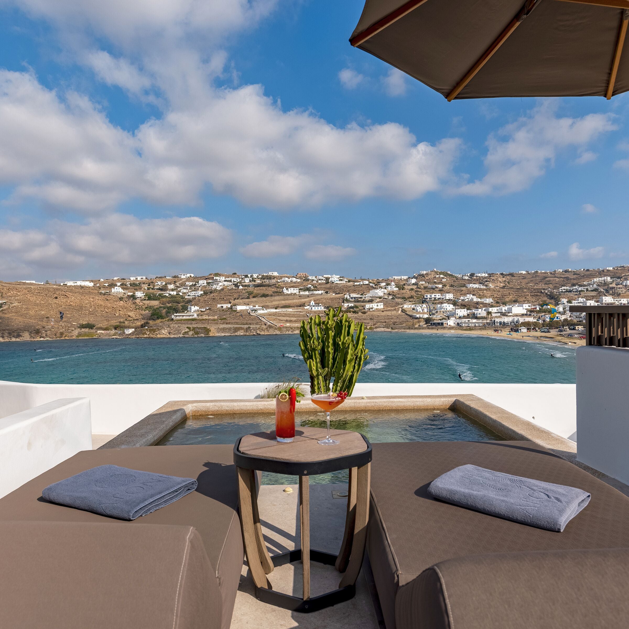 CELESTIAL Suite with Private Pool and Sea View | テラス / パティオ