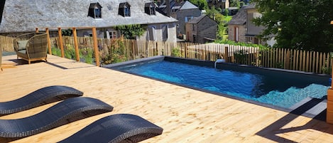 Outdoor pool, a heated pool