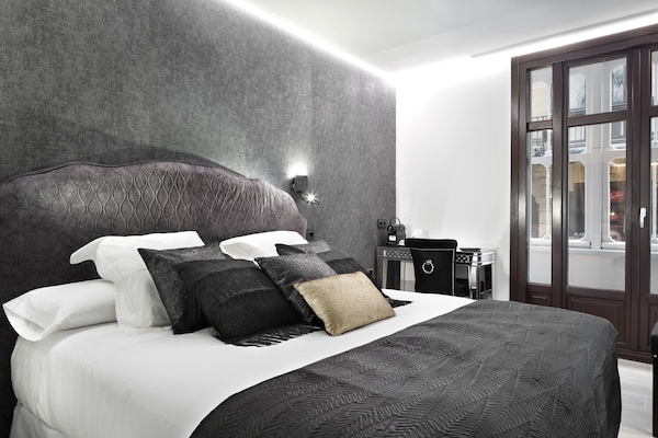 Superior Double Room (Dalma) | Premium bedding, down duvets, Select Comfort beds, in-room safe