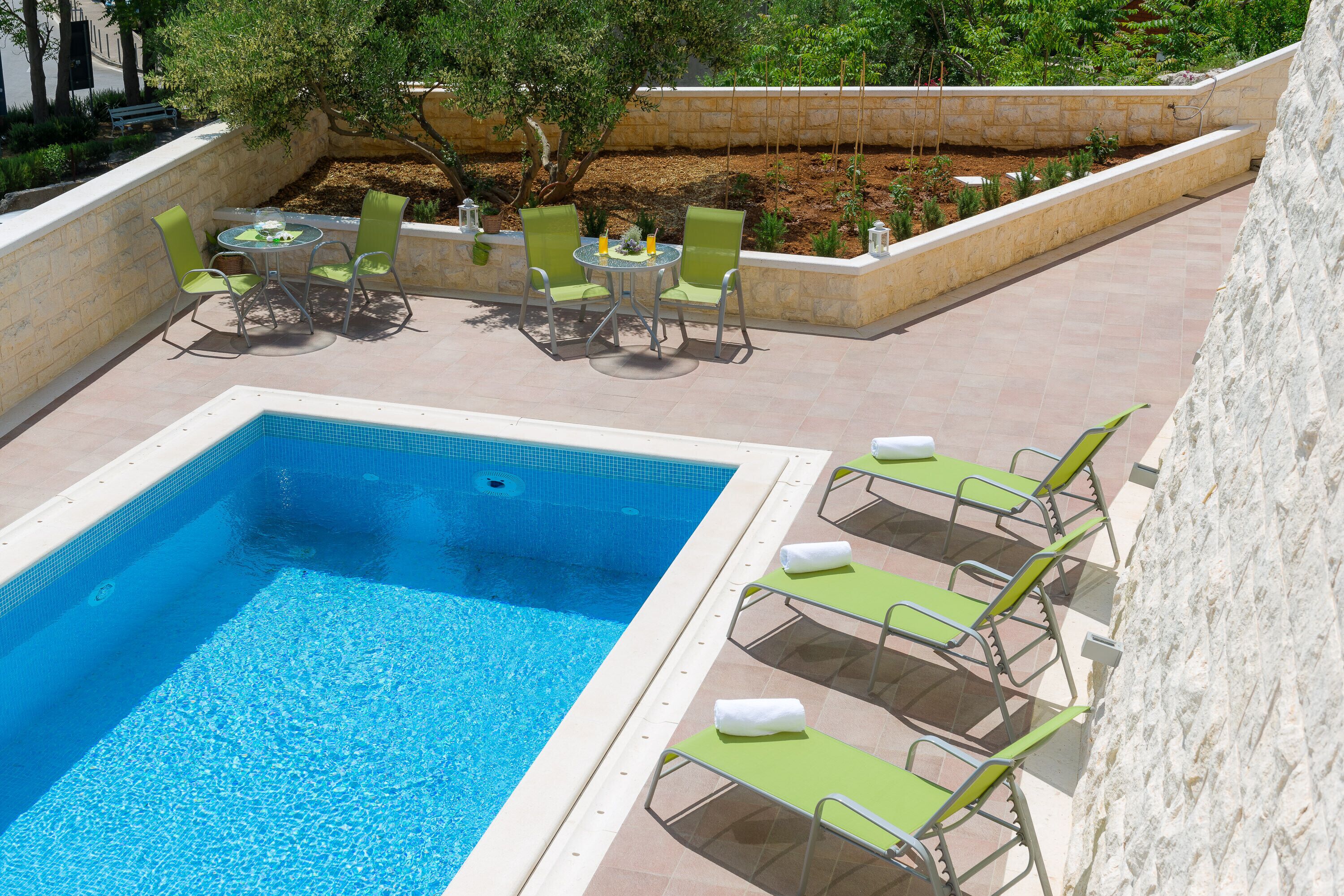 Ulkouima-allas, lämmitetty uima-allas