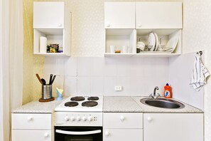 Apartment | Eigene Küche | Großer Kühlschrank, Mikrowelle, Ofen, Herdplatte